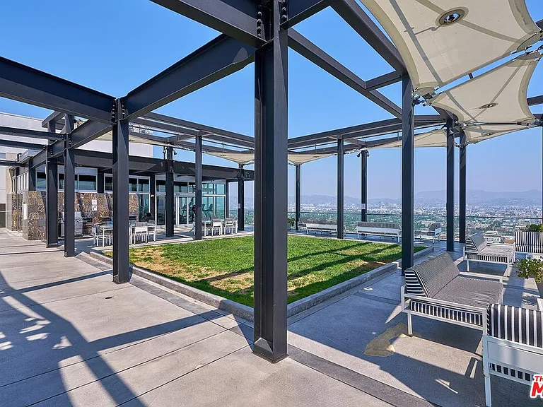 3810 Wilshire Blvd #408 — Photo 37