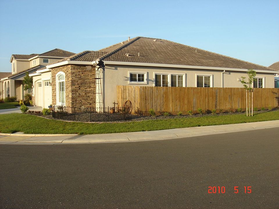 2nd image of 450 Bluebell Ct