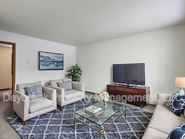 1315 34th Street Cir S #104, Moorhead, MN 56560