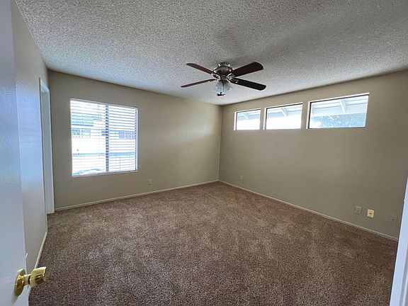 4th image of 1380 W 48th St Unit 37