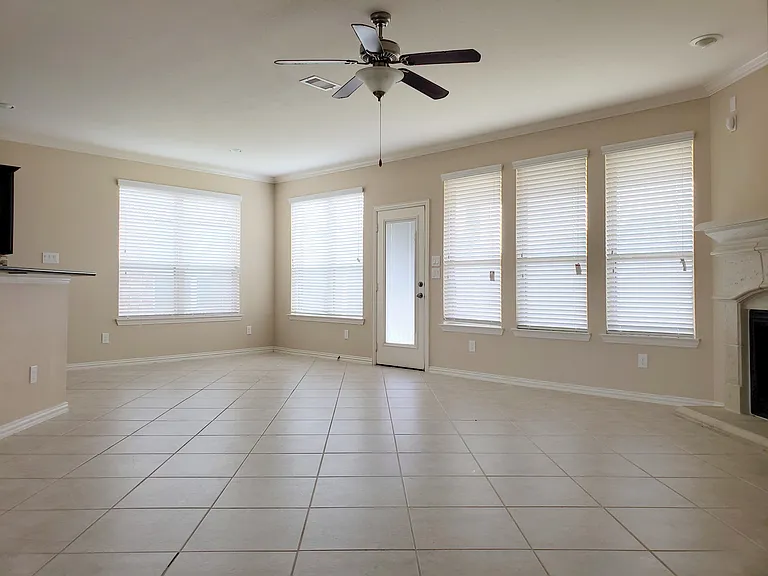 8818 Cornina Dr — Photo 6