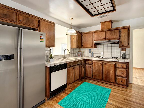 3rd image of 3116 Sunview Ave