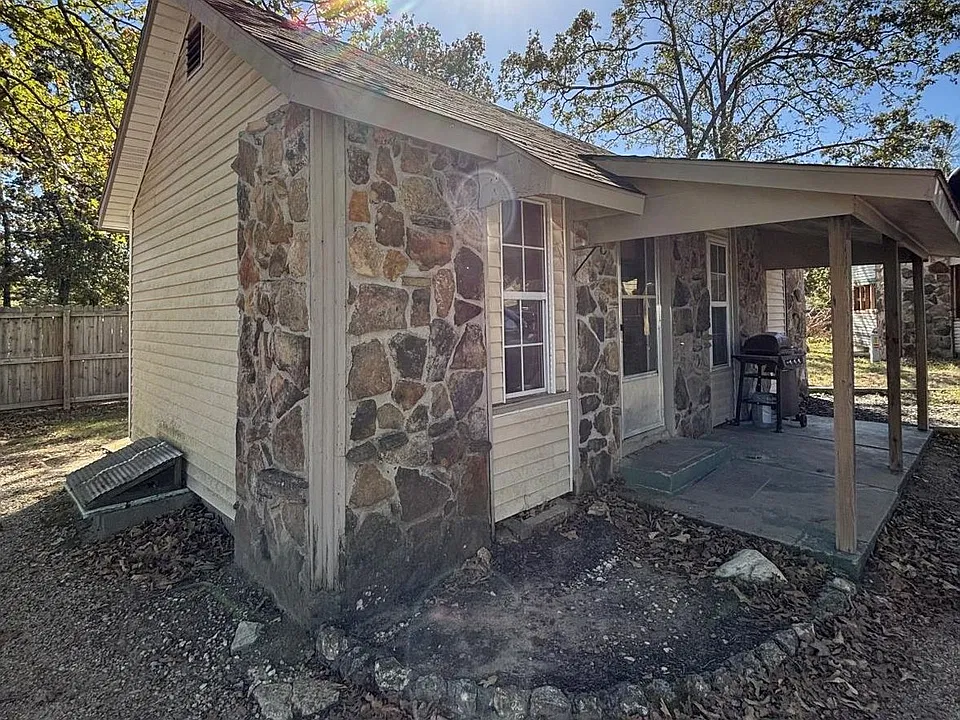1396 Cranfield Rd