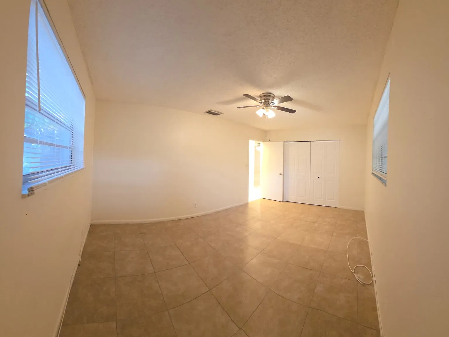 2 bed, 750 sqft, $1,975 — Photo 4