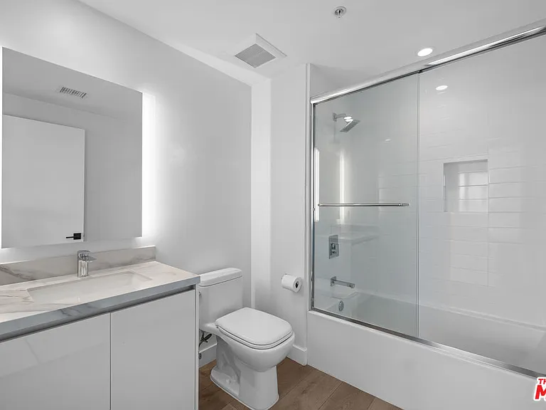 957 Figueroa Ter #307 — Photo 14
