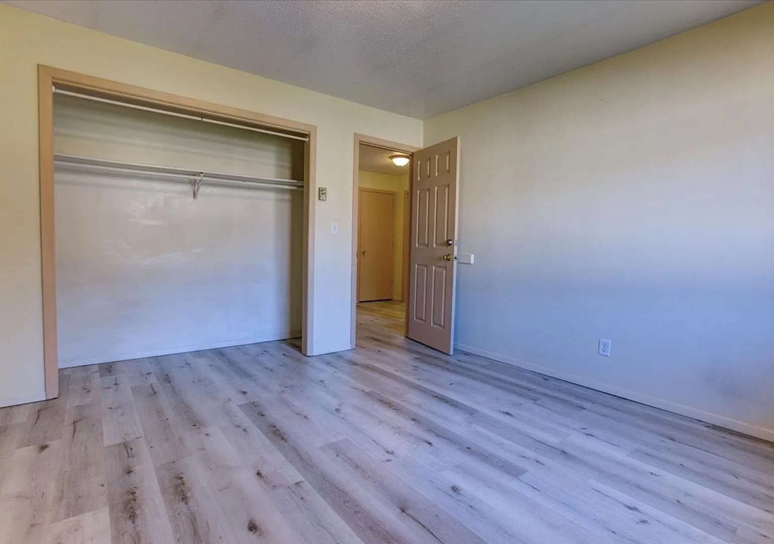 JR Associates- 114 17th Ave — Photo 4