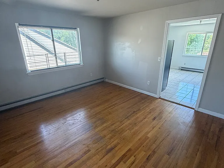 S Devoe Ave — Photo 2