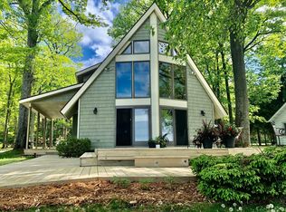 6684 W Higgins Lake Dr, Roscommon, MI 48653