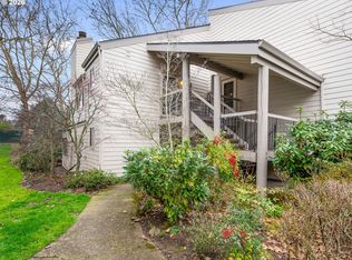 10217 SW Trapper Ter, Beaverton, OR