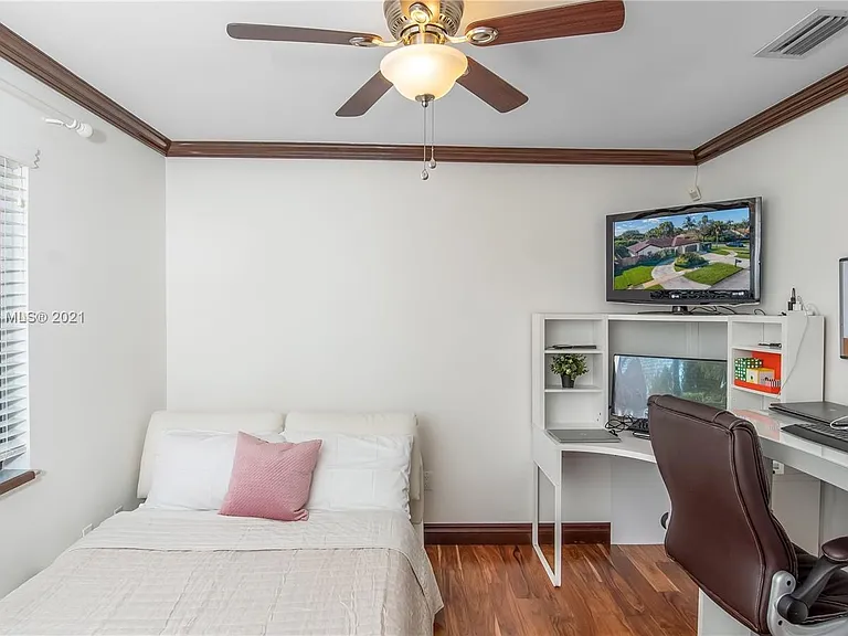 11798 SW 51st Ct — Photo 13