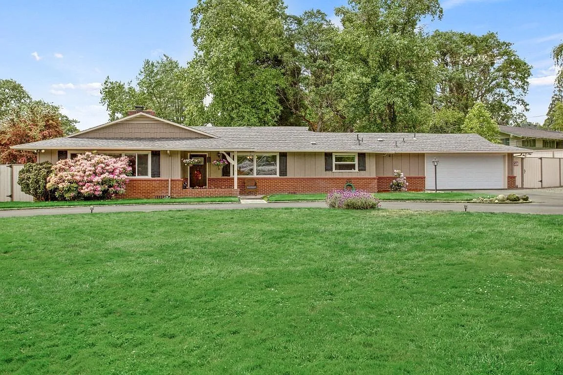 2248 Siskiyou Blvd photo 1