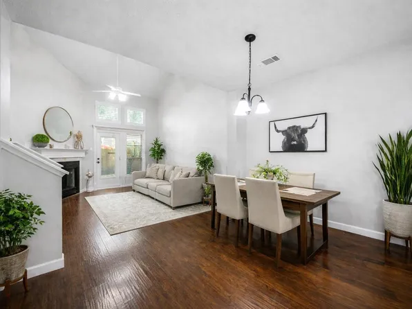 2351 Summit Way Ct, Humble, TX 77339