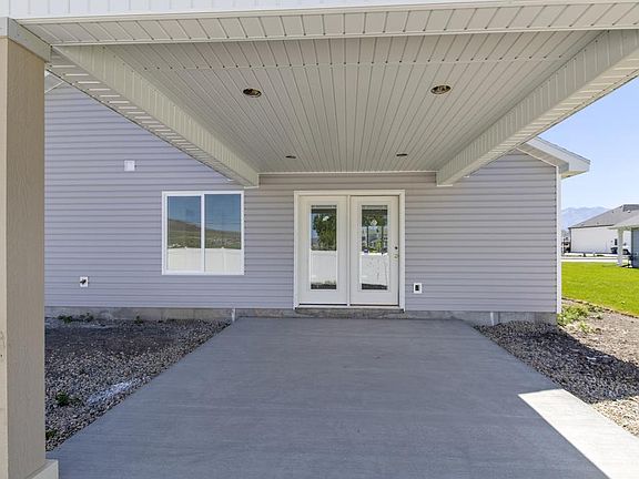 Finished home photos are representational images only. See sales agent for details.