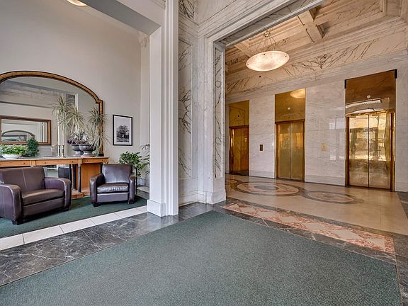 4th image of 10134 100th St NW #902
