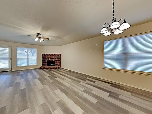 2nd image of 2408 Glenhaven Dr