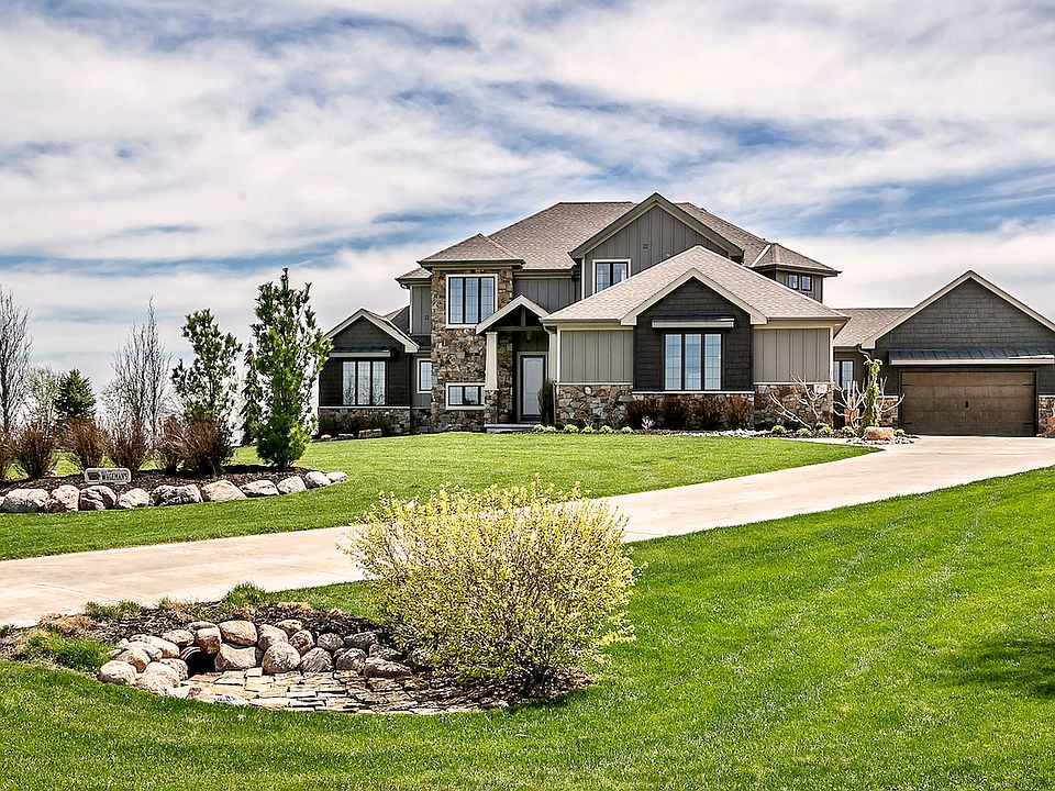 1st image of 7708 N 209th Cir