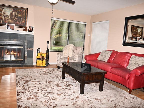 3rd image of 167 Del Monte Ln