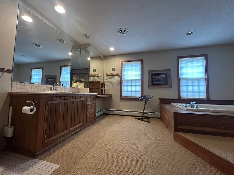 266 N Haverhill Rd — Photo 32