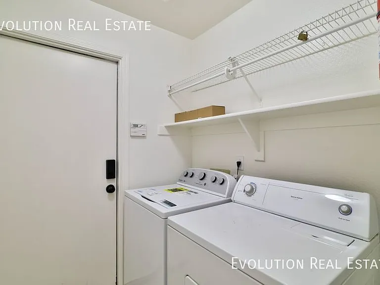 3226 E Sequoia Dr — Photo 15
