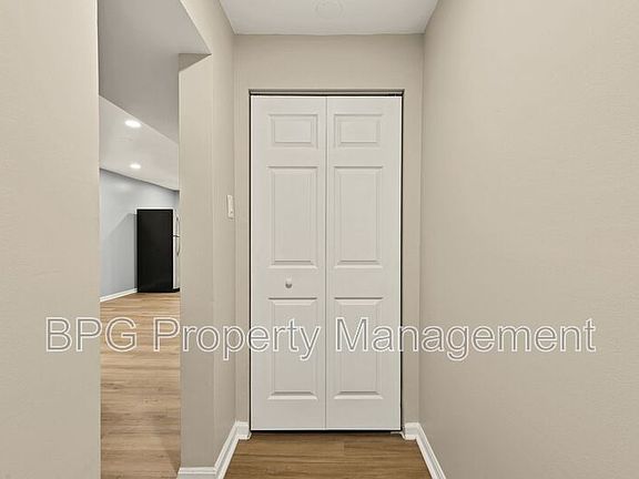 4th image of 1033 5th St NE #Basement