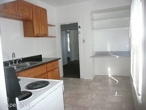 4th image of 2110 S J St #A