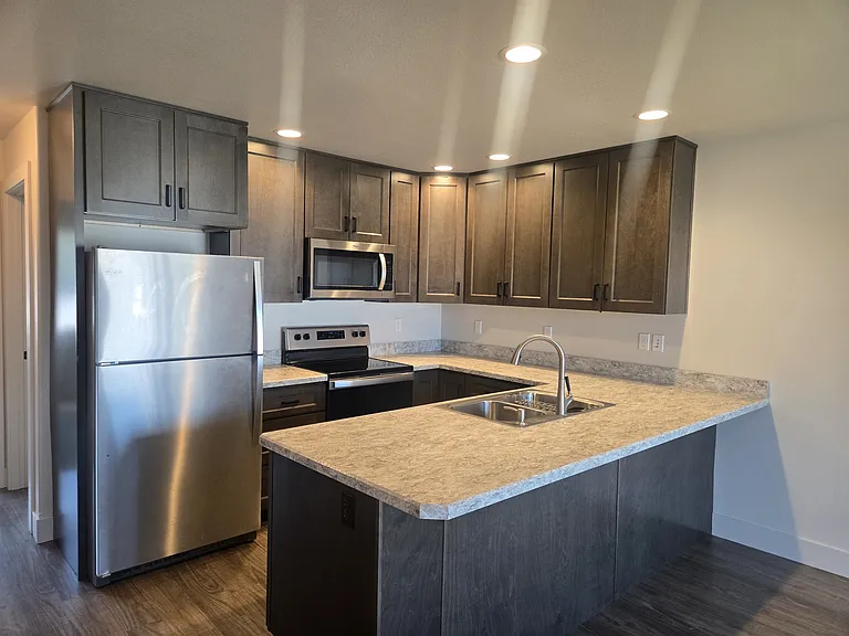 206 11th Ave W #B — Photo 7