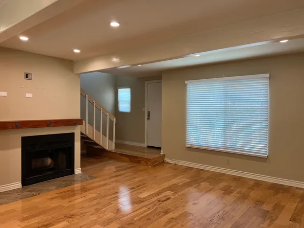 940 E 3rd St APT 11, Long Beach, CA 90802