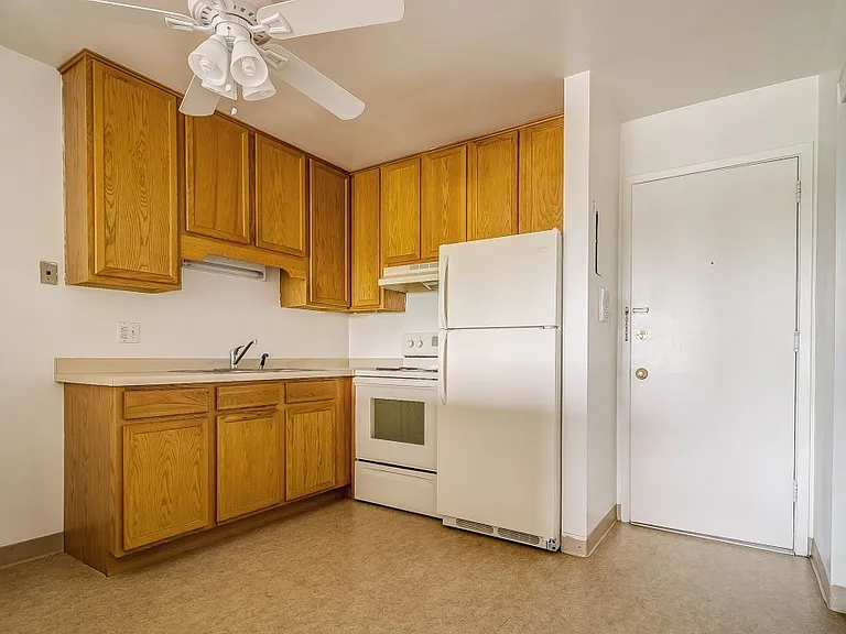 1565 Saint Paul Ave #1575 — Photo 9