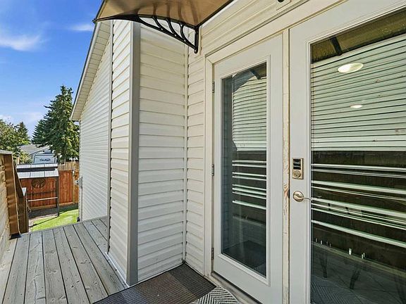 5th image of 19 NE Millcrest Way SW