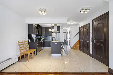 Sold by Thomas Lipovetsky, LREB