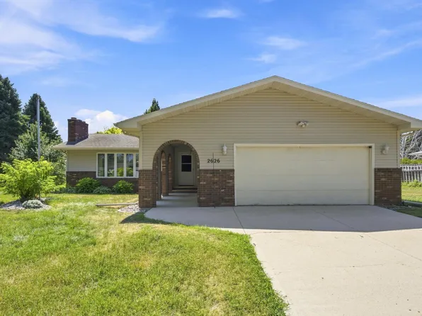 2626 Eastgate Dr S, Fargo, ND 58103