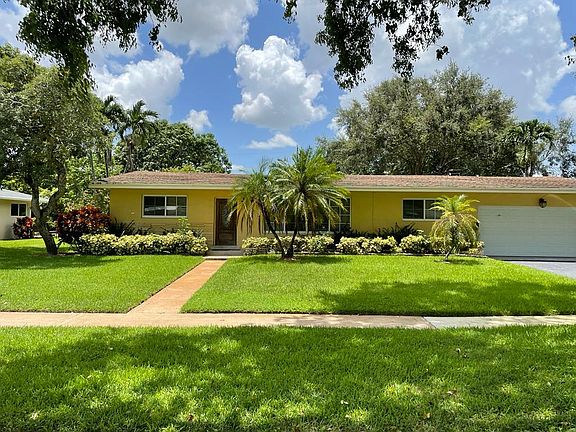 3rd image of 361 S Hibiscus Ct