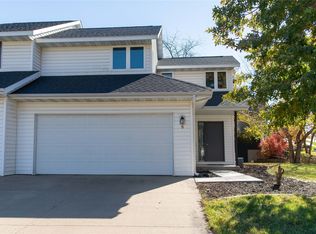 5 Jefferson St, Pella, IA 50219