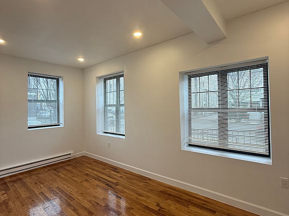 4th image of 732 W Tilghman St #1