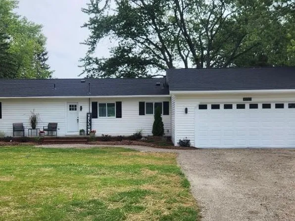 32563 Sutton Rd, Chesterfield, MI 48047