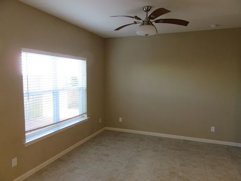 2407 Astrid Ln — Photo 7