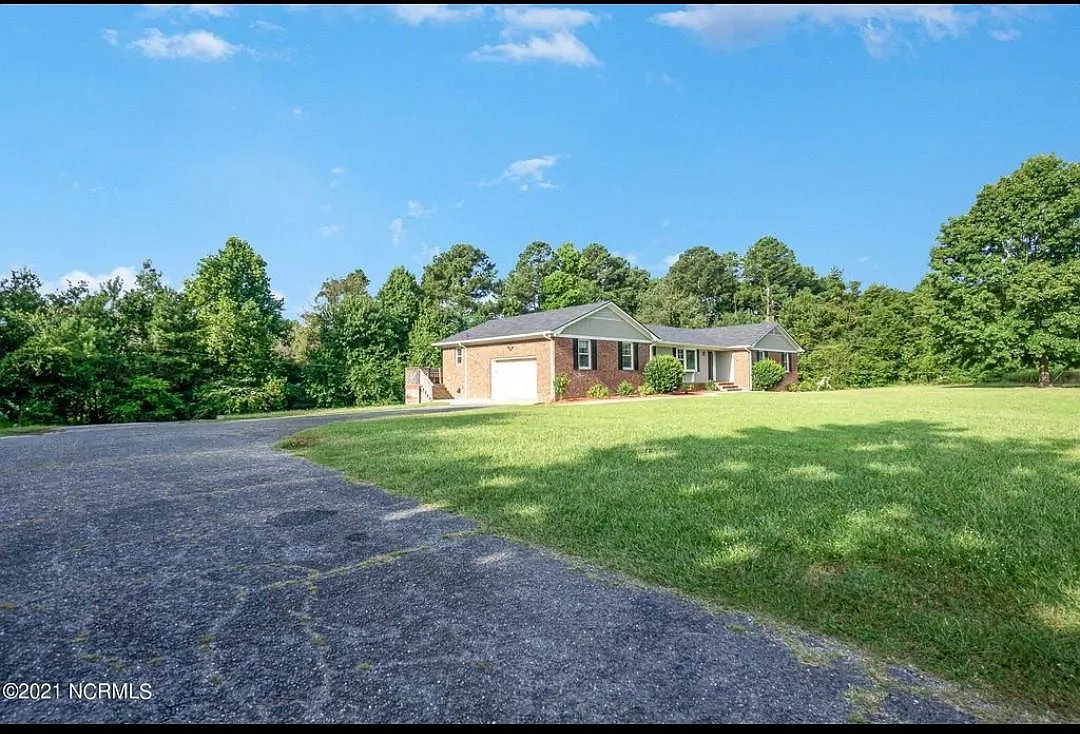 Building Photo - 210 Millbrook Ave #A