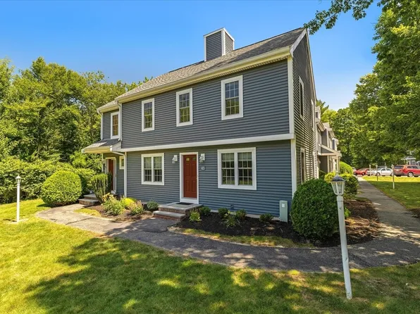 42 Hobart Ln #42, Rockland, MA 02370