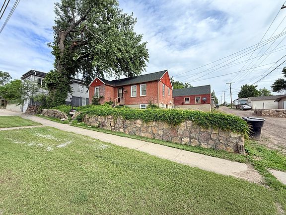 2nd image of 117 9th St