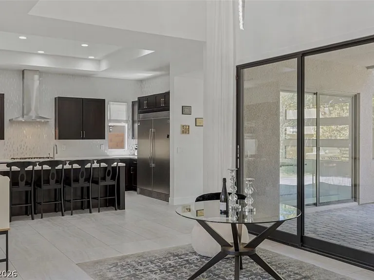 47 Pristine Glen St — Photo 13