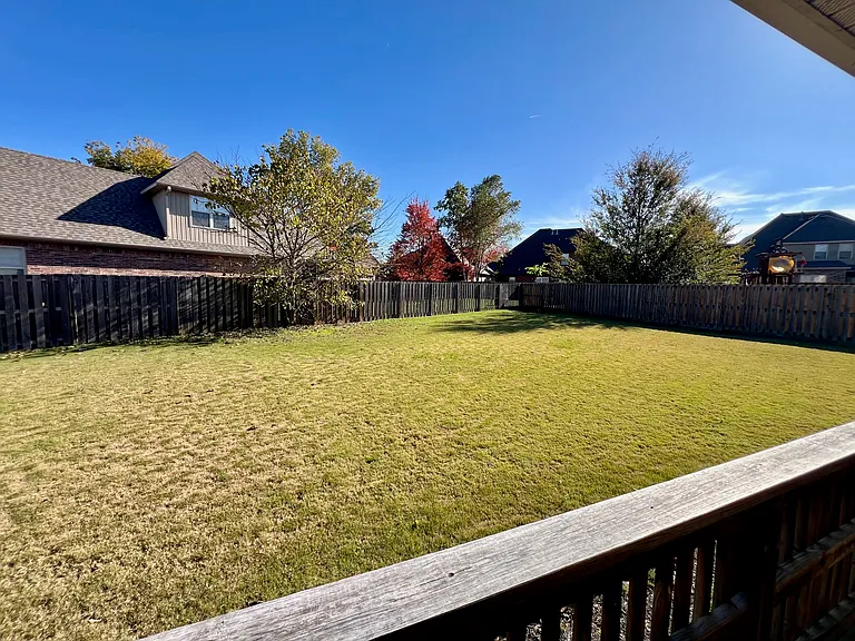 1450 Whippoorwill Ln — Photo 17