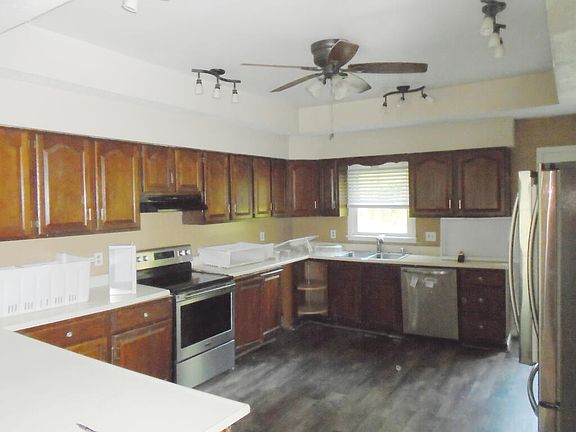 5th image of 406 Walnut St