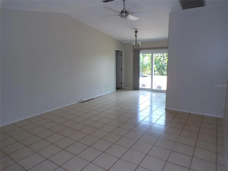 10104 Willmington Blvd — Photo 2