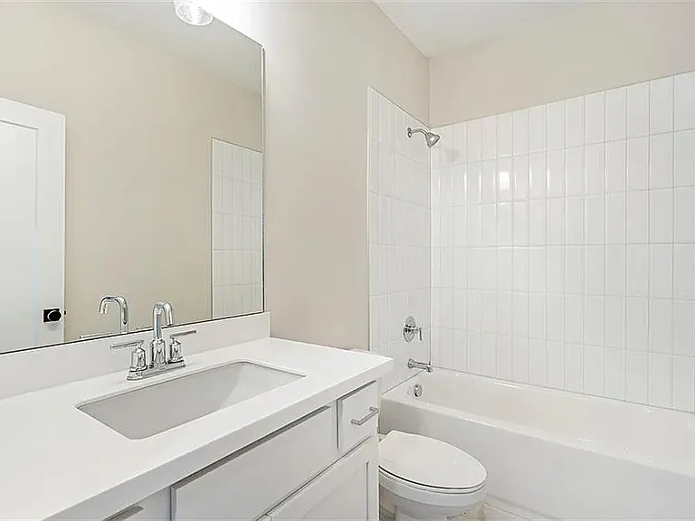 160 Palm St — Photo 17