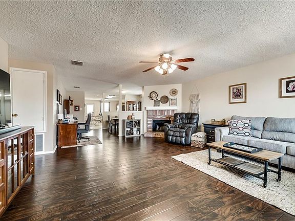 5th image of 607 Hanceville Way