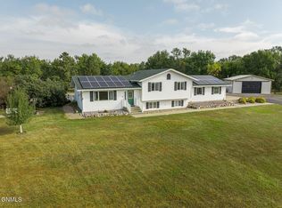 9120 Wentworth Dr, Bismarck, ND 58503