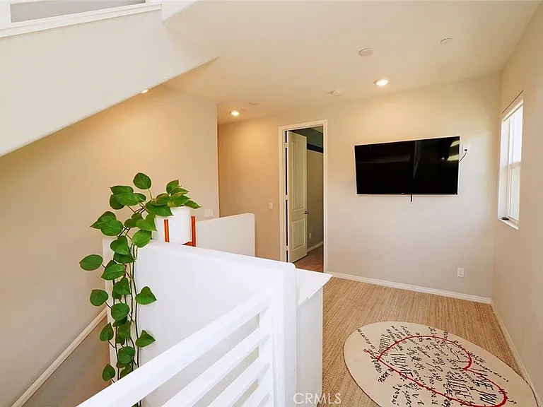 103 Cambria Ct — Photo 12
