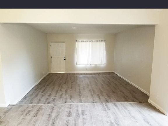 3rd image of 219 La Vida Way