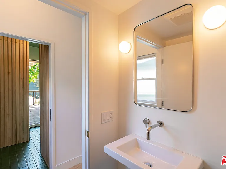 5676 Hub St — Photo 27