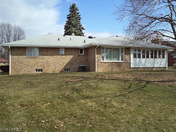 3rd image of 473 Park Dr